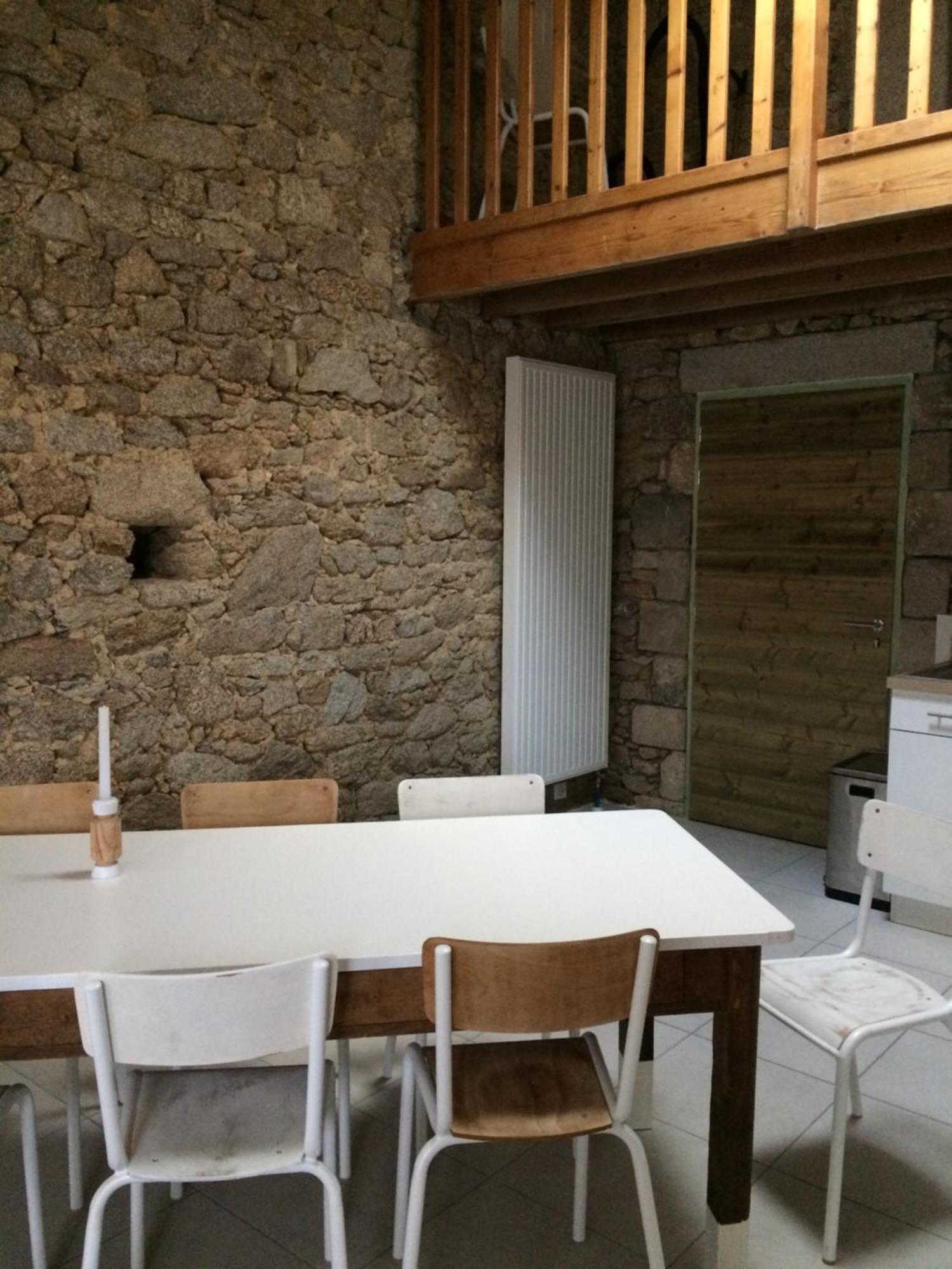 LE PETIT MONTY Gite Côté Jardin Saint-Malo-du-Bois Esterno foto